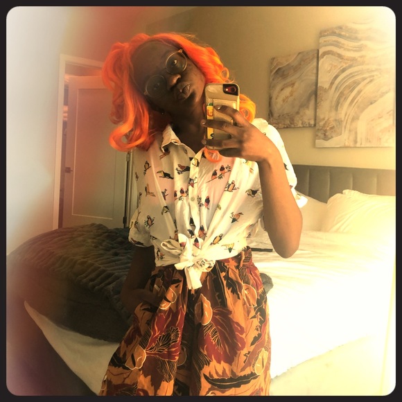 Meet your Posher, Olivia - Picture 1 of 2